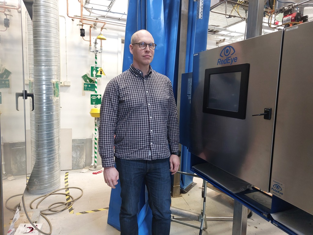 Until now we have had to take samples and measure manually with chemical analysis, but now we will be able to get real-time data during the cooking process,” says Lars Sundvall, MoRe Research.